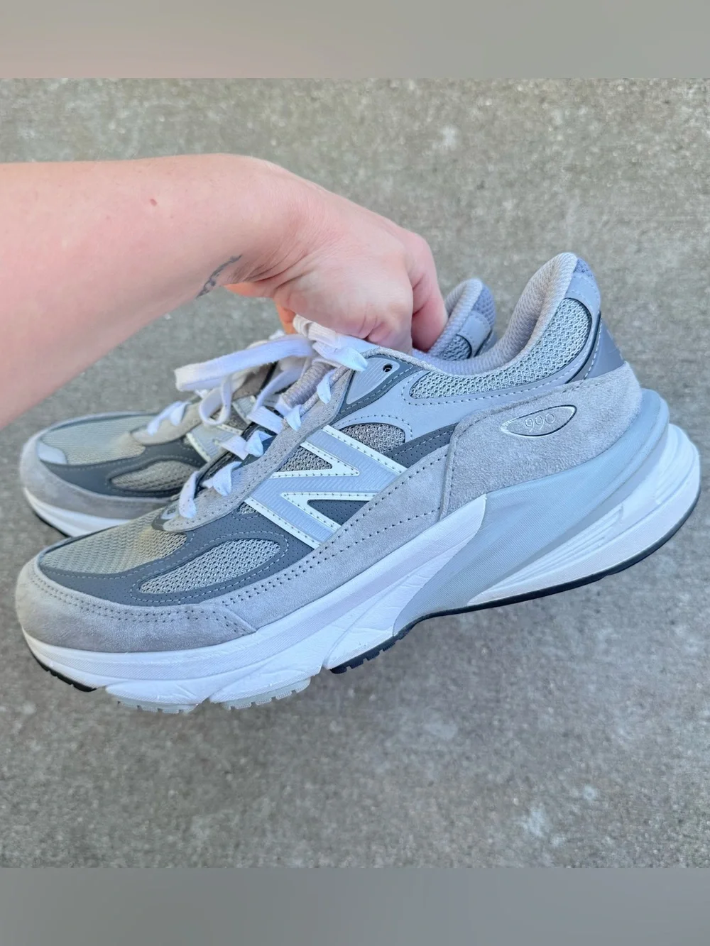 New Balance Made in USA 990v6 Men’s Lifestyle Tennis Shoes size 9.5B (narrow)